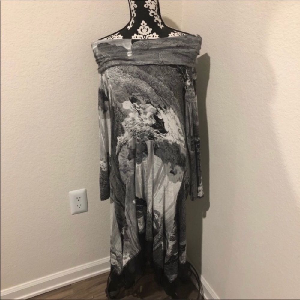 Cable & Gauge off shoulder dress